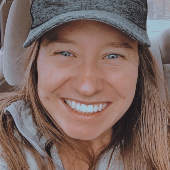 Meet your Posher, Megan - Picture 2 of 8